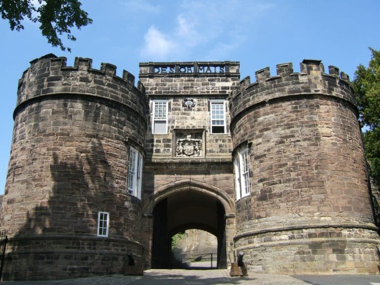 Skipton_Castle_main_gate,_2007